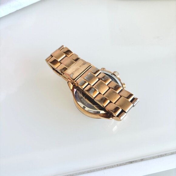 Michael Kors Bradshaw Oversized Rose Gold-Tone Watch - Picture 9 of 9